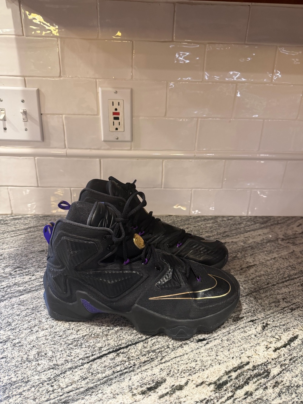 Mens Nike Lebron 13 Pot of Gold Basketball Shoes 807219-007 Size 9.5